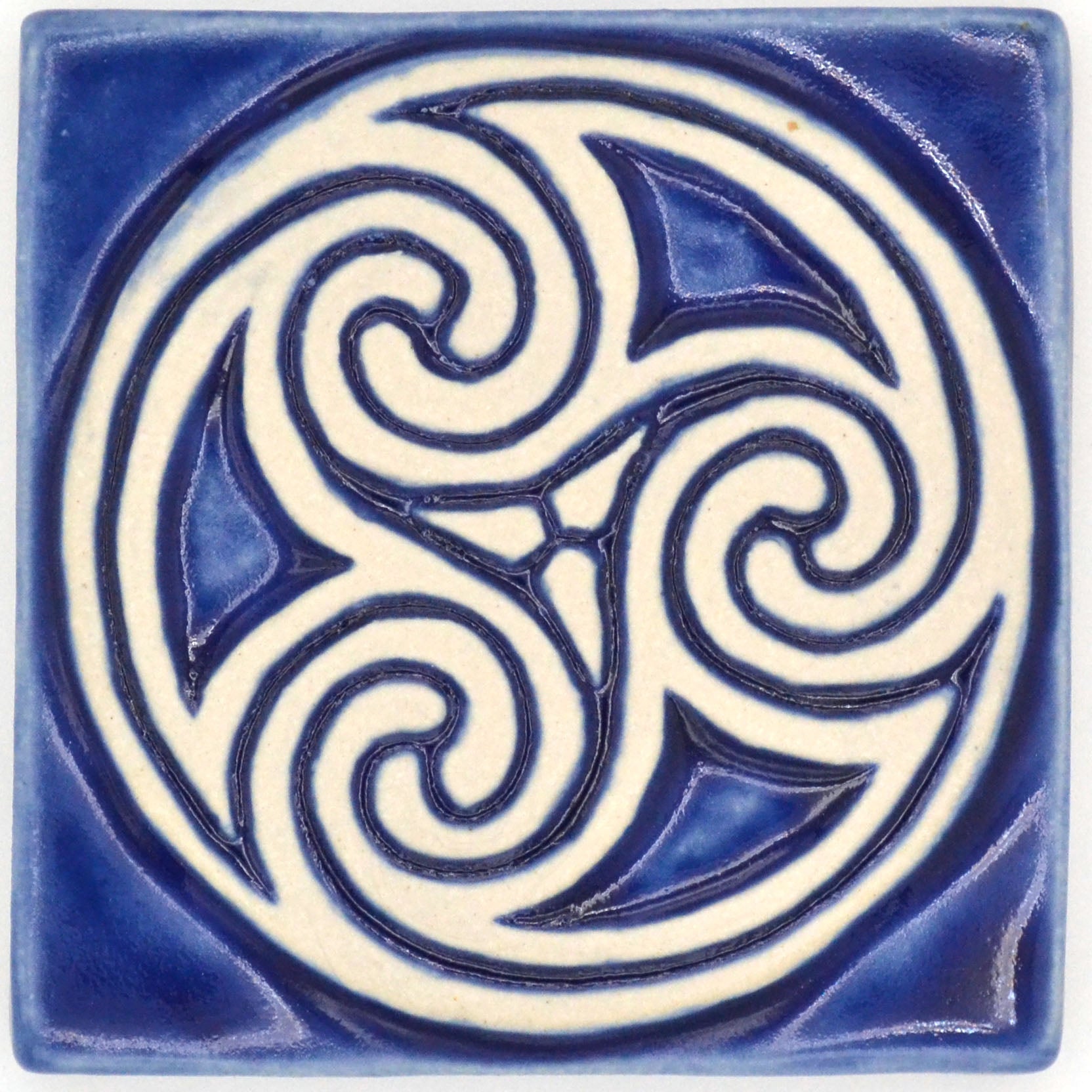 4x4 Celtic Triskele (Circle)