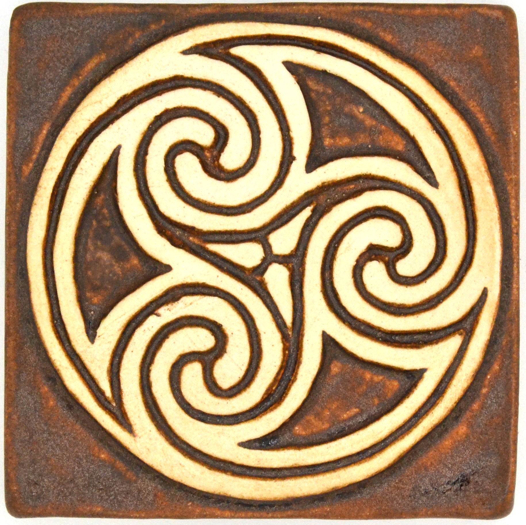 4x4 Celtic Triskele (Circle)